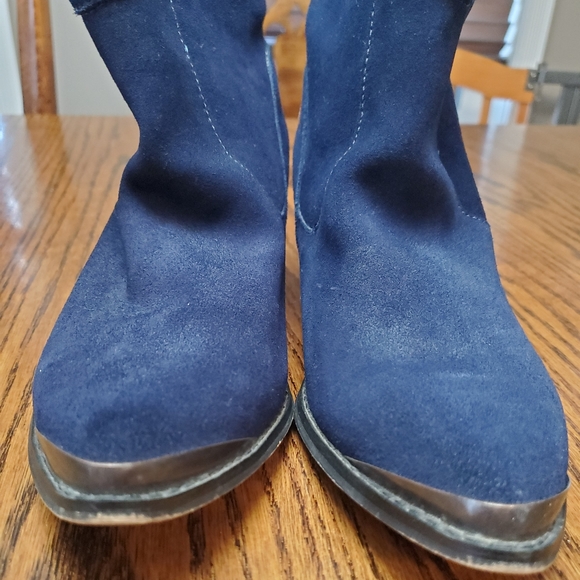 Chinese Laundry Blue Suede Booties size 6.5 - Picture 3 of 4